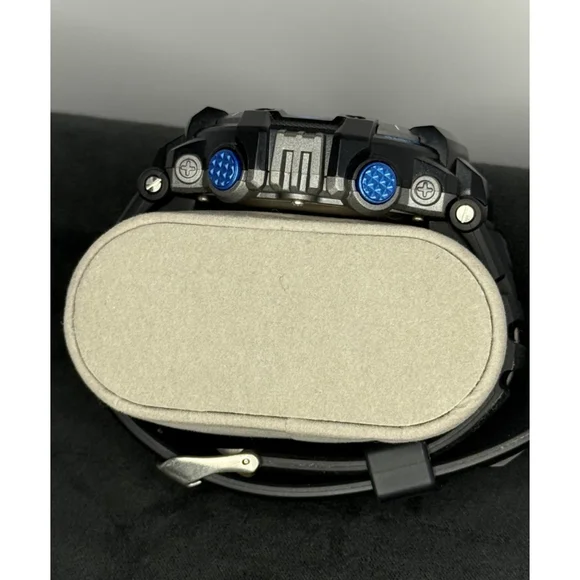 Armitron Men’s Digital Sport Watch Black Blue 330FT WR 1/100s Chronograph Alarm - Picture 3 of 6